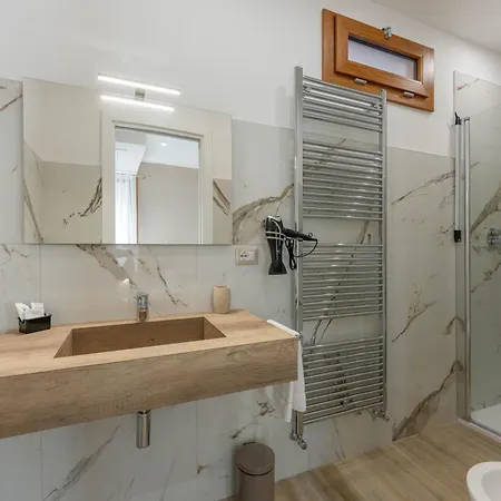 Carducci Bed & Breakfast 4*